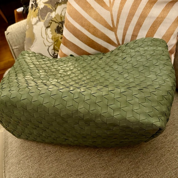 Price Reduced Madewell Basket Weave Leather Tote in Green - Picture 11 of 14